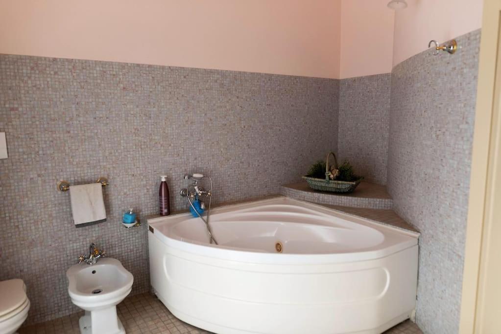 Апартаменты Ercole Luxury Flat Сесса-Аурунка Экстерьер фото